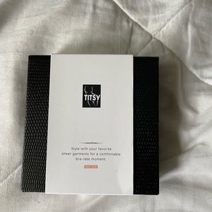 Titsy adhesive silicone nipple petals